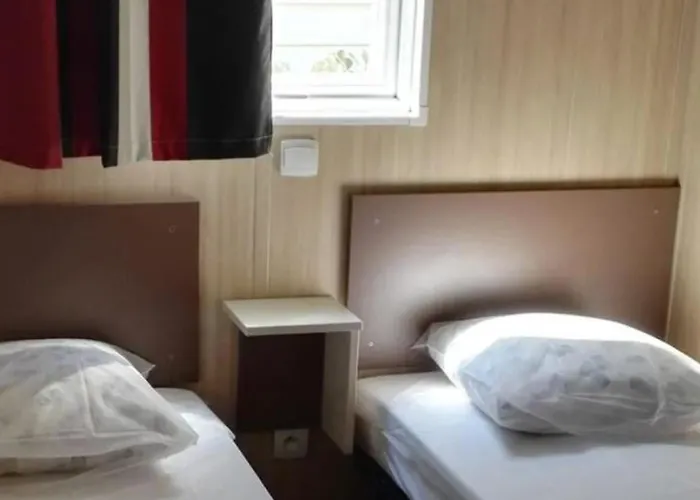 Mobil-home Avec Terrasse A - Api-1-52-504 Kemping *