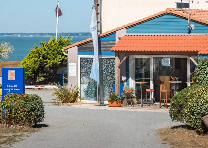 Mobil-home Avec Terrasse A - Api-1-52-504 Saint-Michel-Chef-Chef